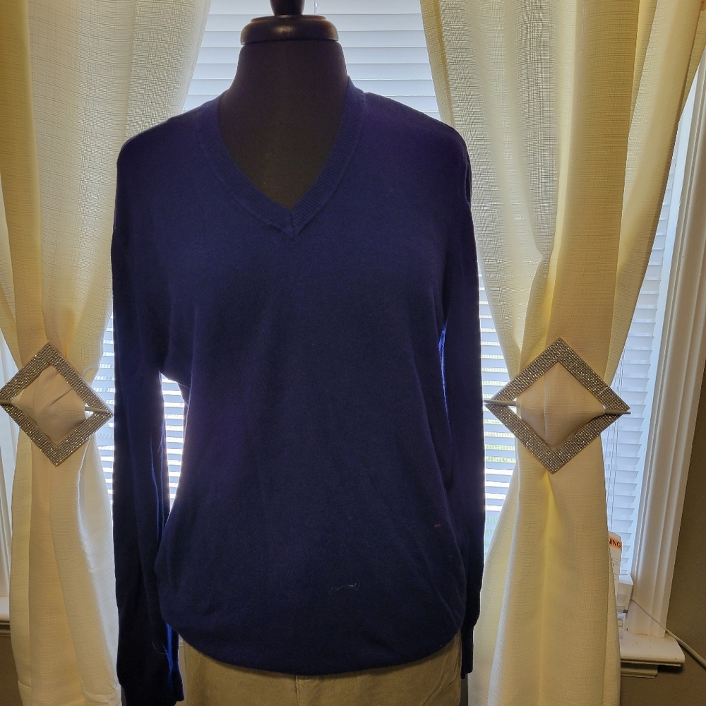 sweater - Picture 2 of 3